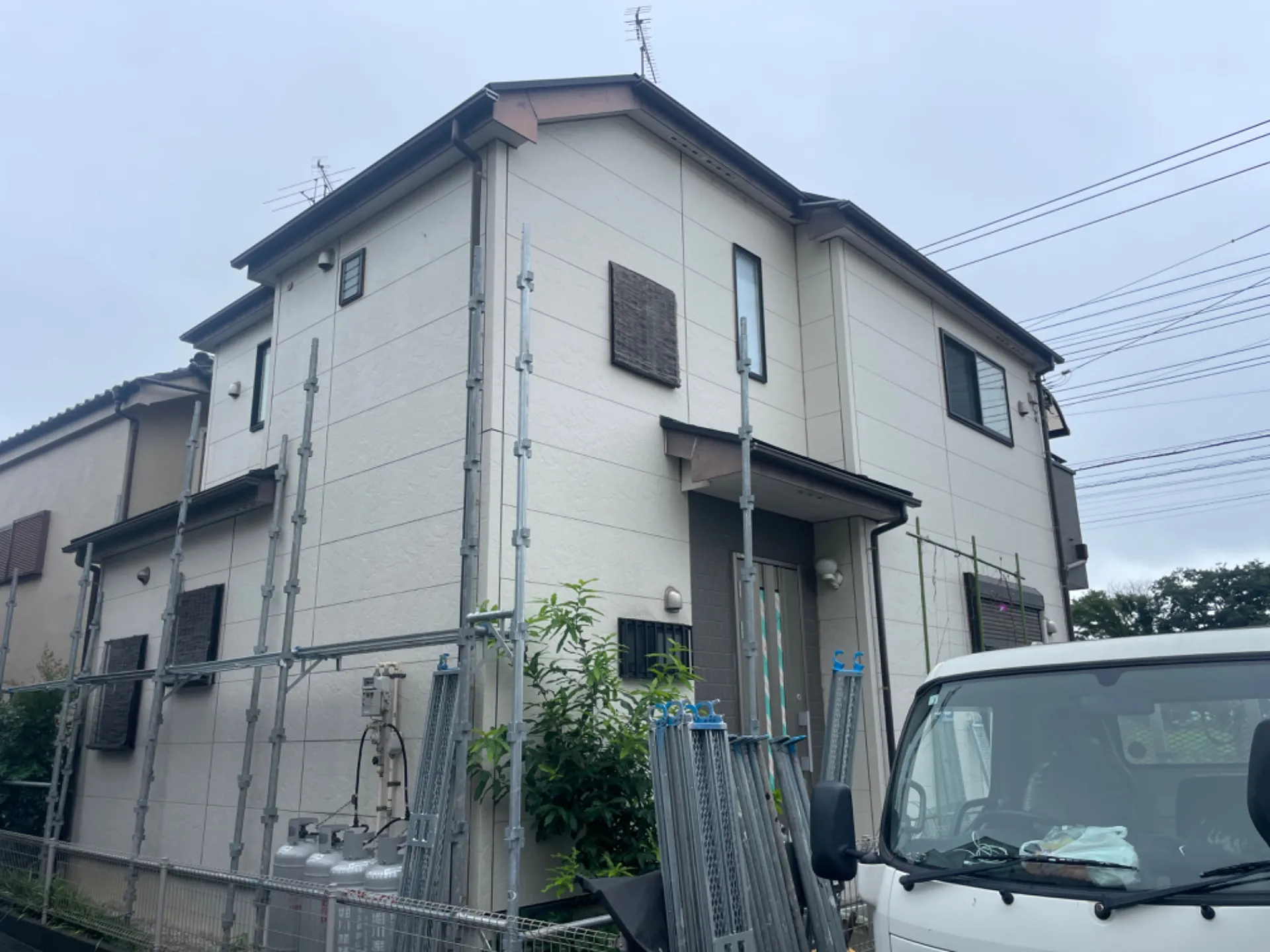 川越市　外壁塗装　屋根カバー　着工