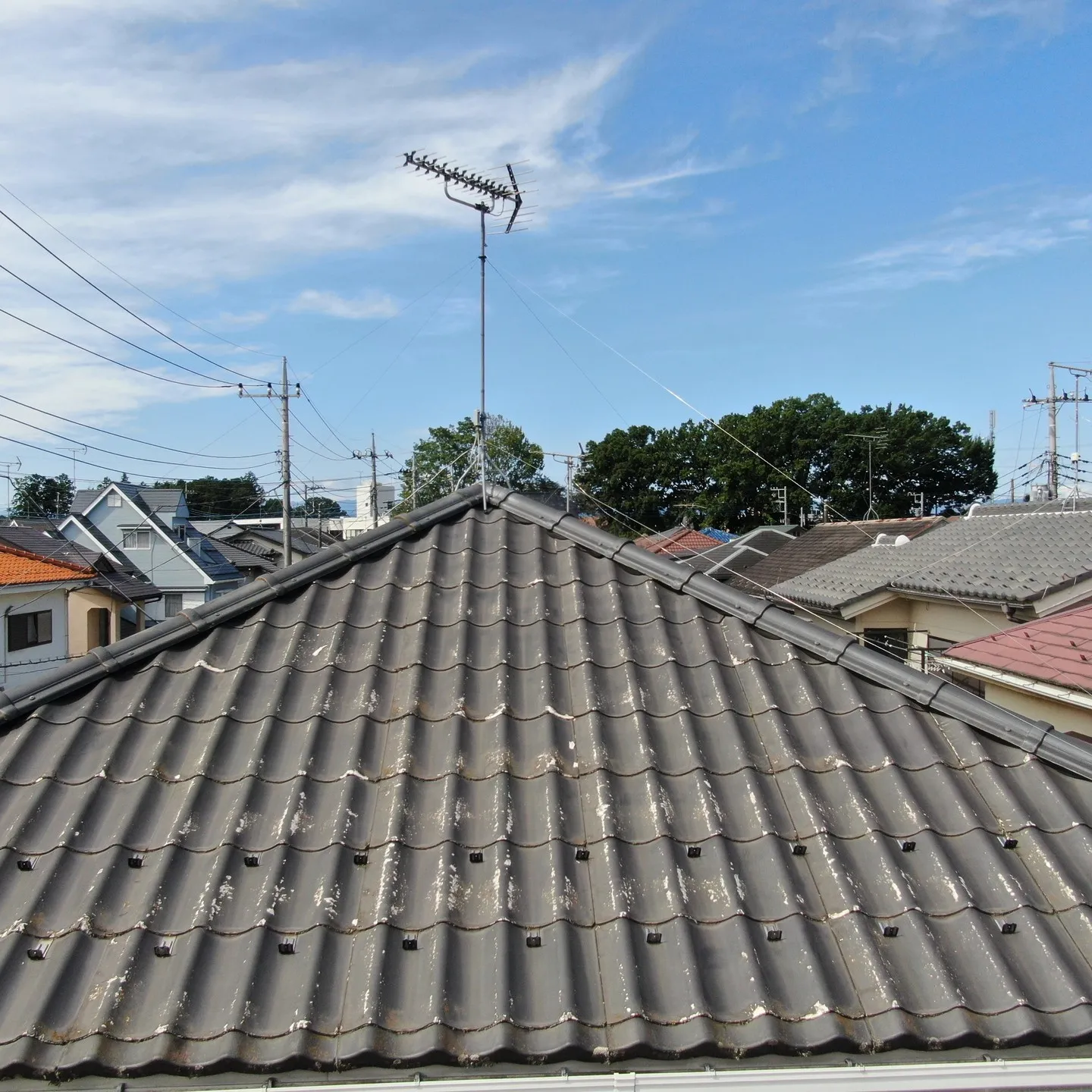 鶴ヶ島市での屋根葺き替え工事が完了しました🎉！元の屋根はセキ...