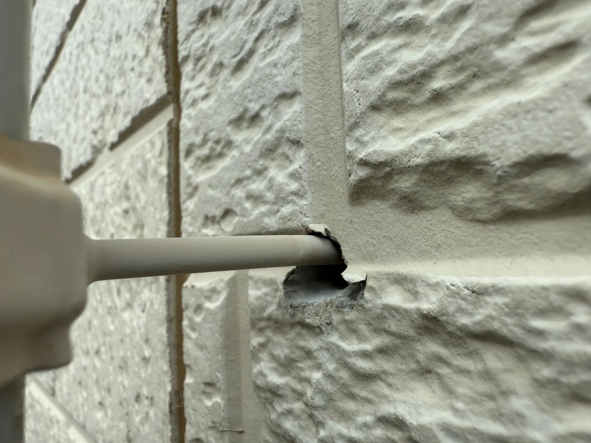 川越市にて屋根壁塗装の調査