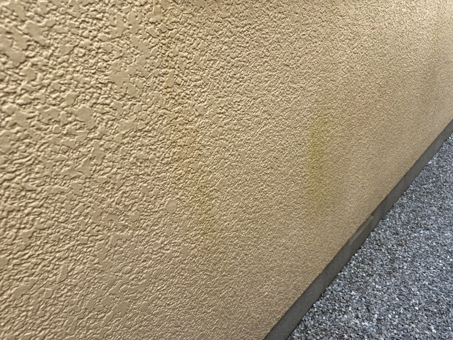 川越市にて外壁塗装の調査を行いました