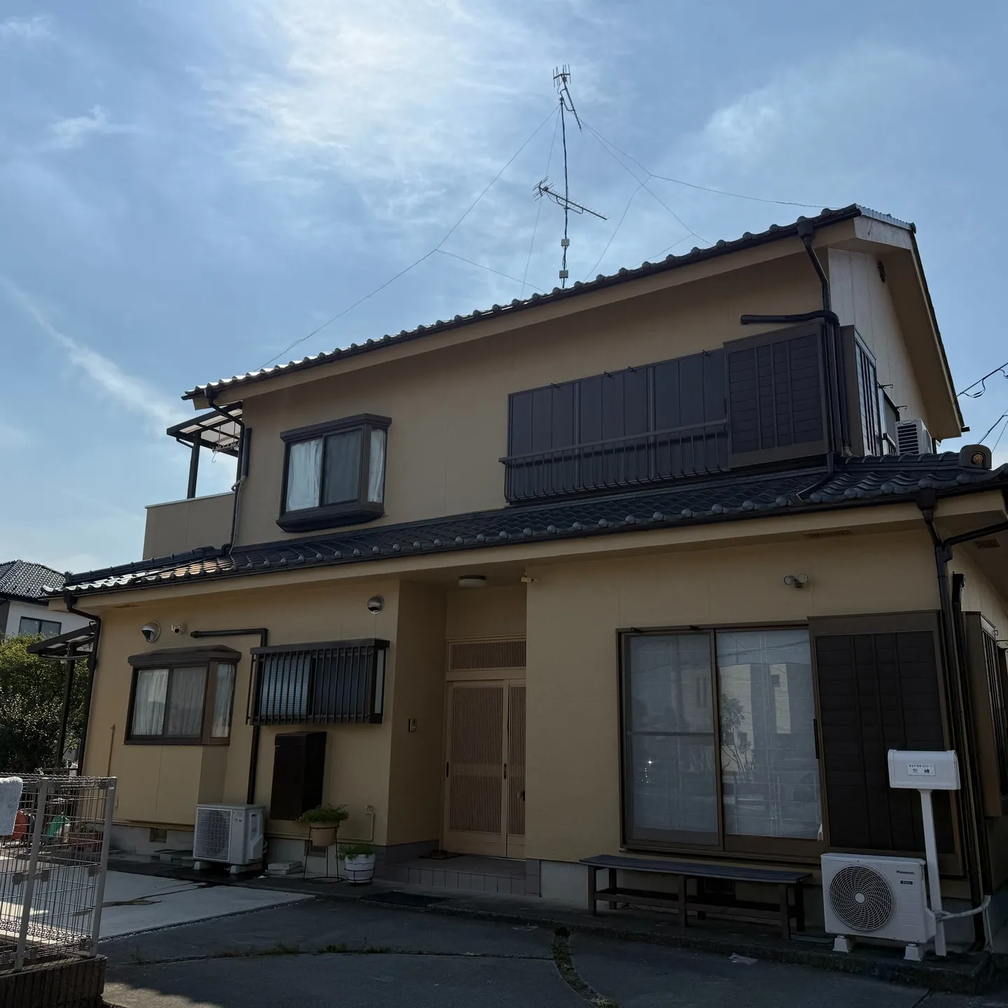 🏡✨熊谷市で外壁塗装と屋根の漆喰工事を担当させていただきまし...