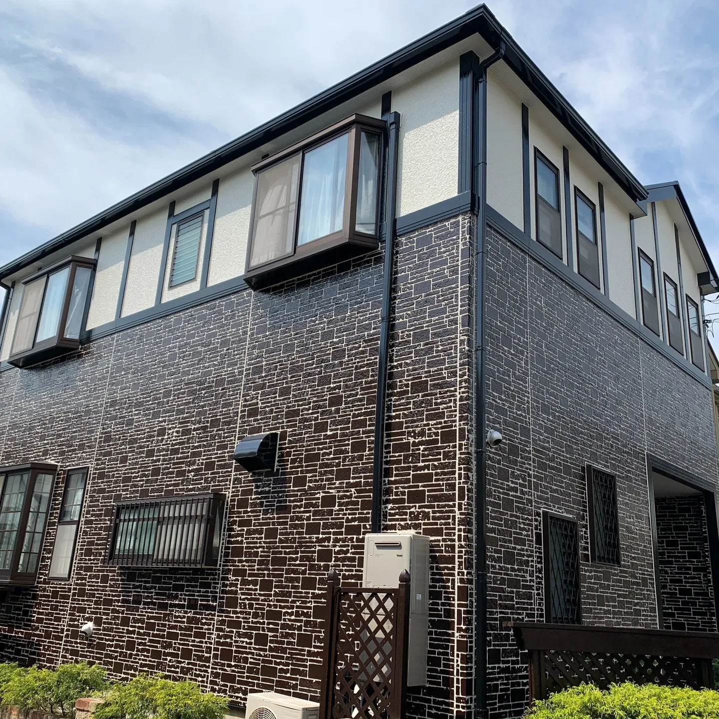 川越市で目地工法を用いた塗装プロジェクトが無事に完工しました...