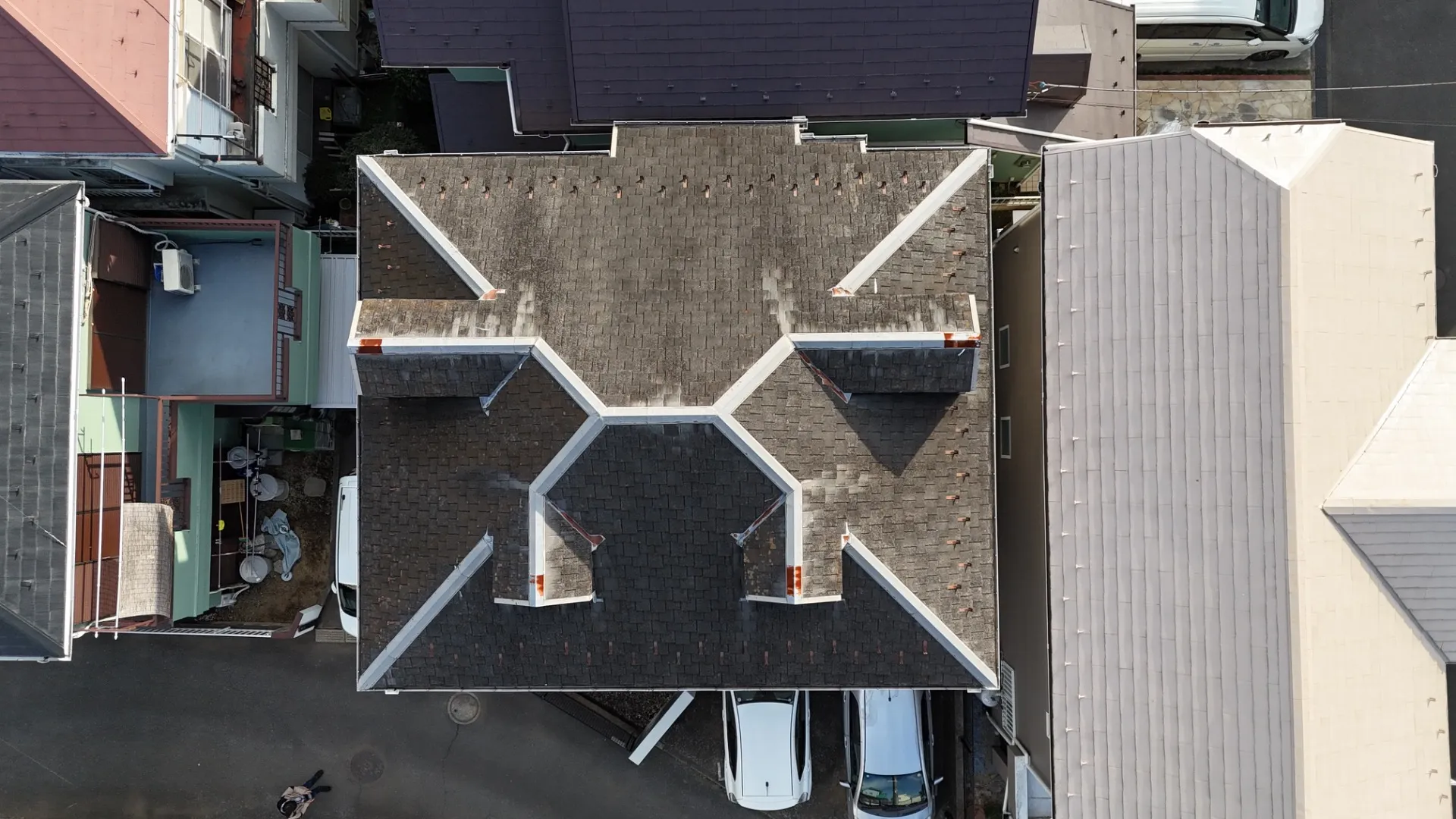 毛呂山町にてアパートの屋根壁の現地調査