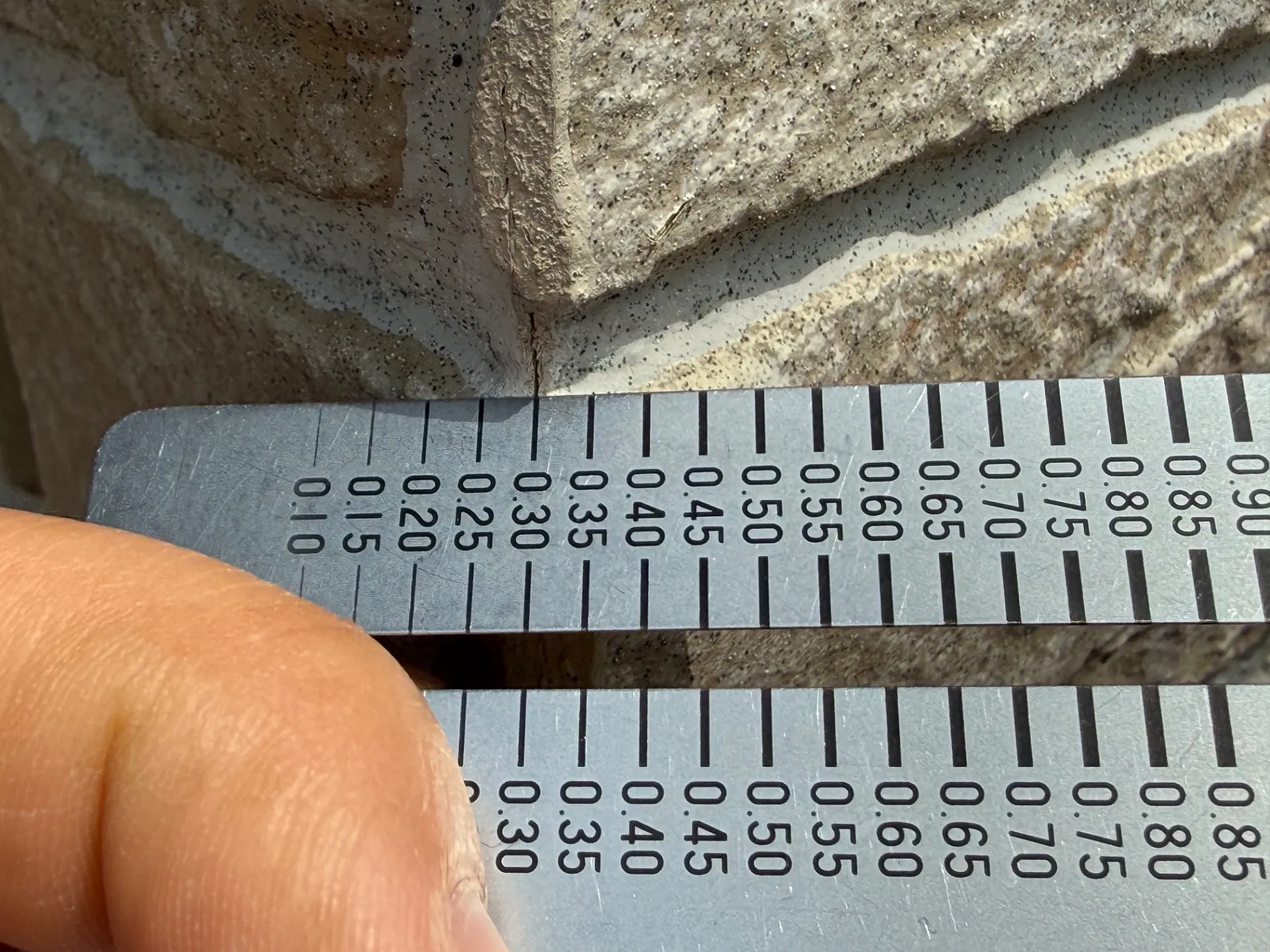 熊谷市で外壁塗装の調査